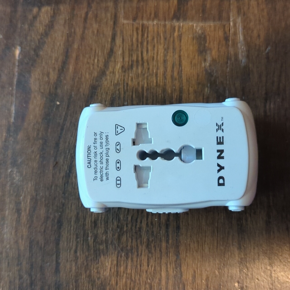 Dynex travel converter